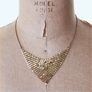Liquid necklace